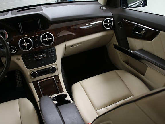 Mercedes-Benz GLK220 28 of 30
