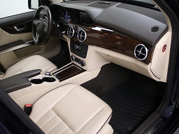Mercedes-Benz GLK220 20 of 30
