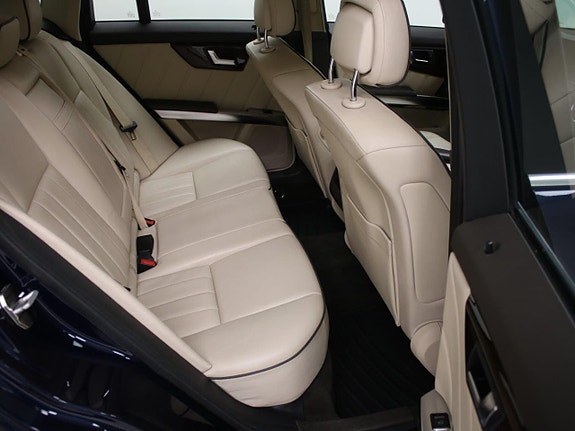Mercedes-Benz GLK220 25 of 30