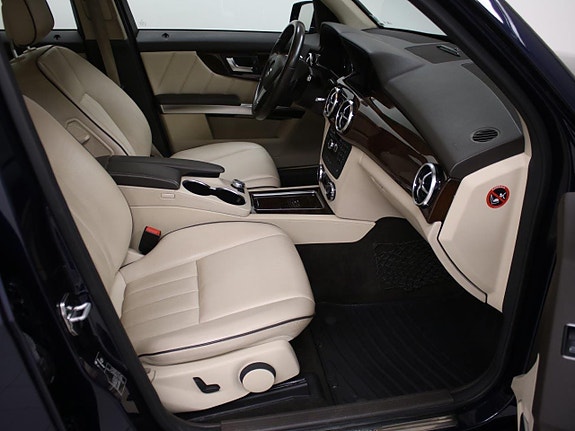 Mercedes-Benz GLK220 19 of 30
