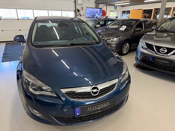 Opel Astra 3 of 30