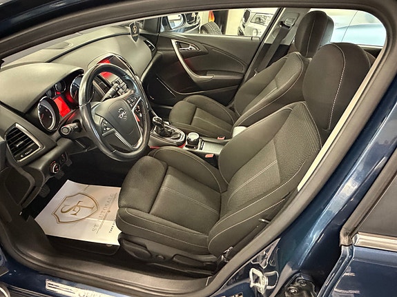 Opel Astra 18 of 30