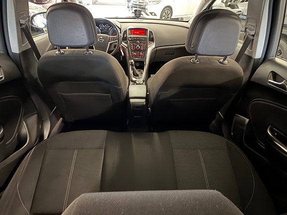 Opel Astra 12 of 30