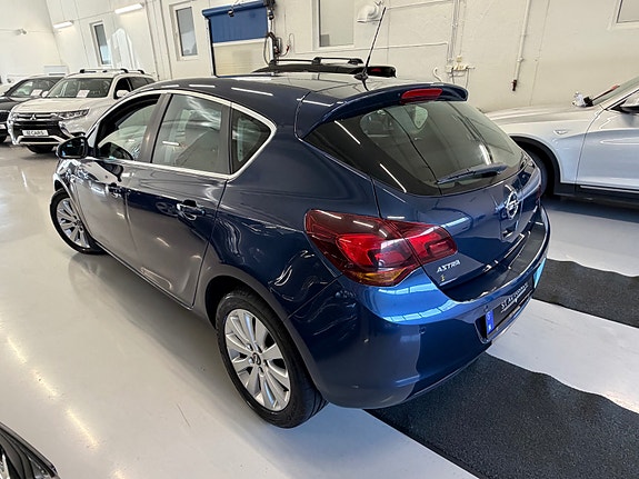 Opel Astra 8 of 30