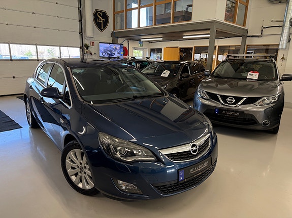 Opel Astra 2 of 30