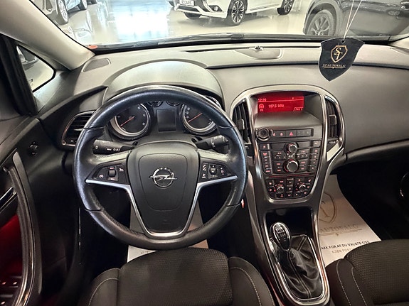 Opel Astra 17 of 30