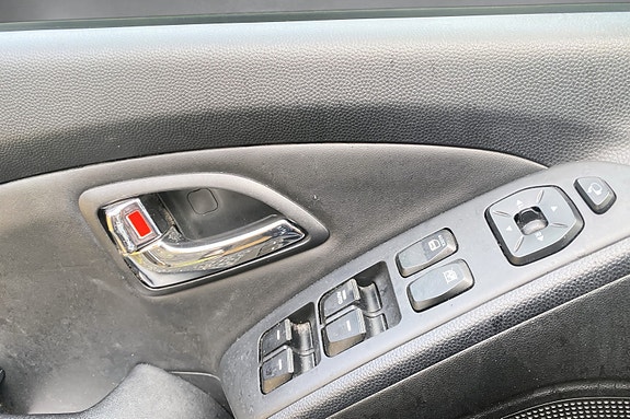 Hyundai Tucson 10 of 27
