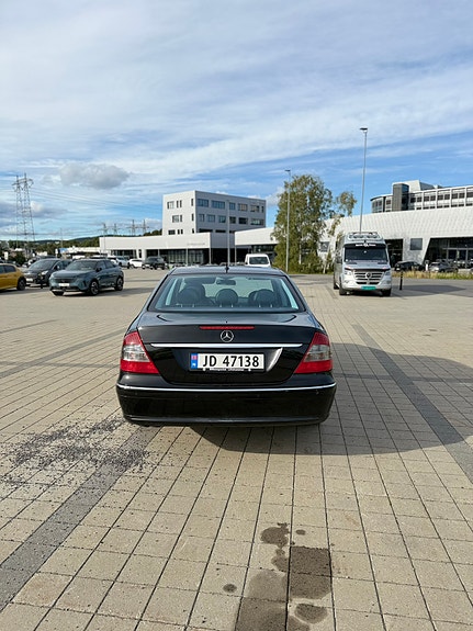 Mercedes-Benz E220 d 4 of 15