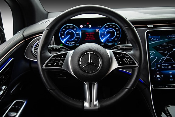 Mercedes-Benz EQE350 SUV 20 of 28