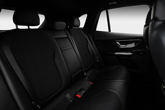 Mercedes-Benz EQE350 SUV 19 of 28