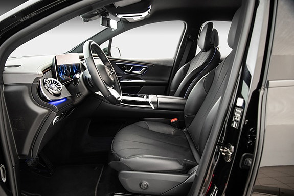 Mercedes-Benz EQE350 SUV 15 of 28