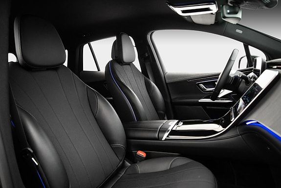 Mercedes-Benz EQE350 SUV 18 of 28