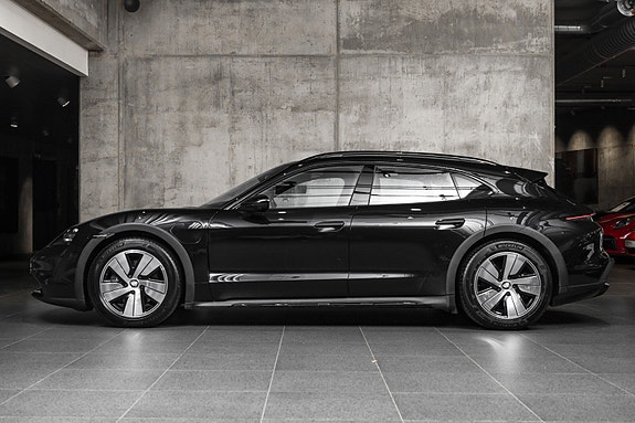 Porsche Taycan 2 of 30