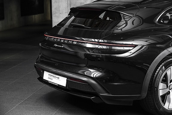 Porsche Taycan 5 of 30
