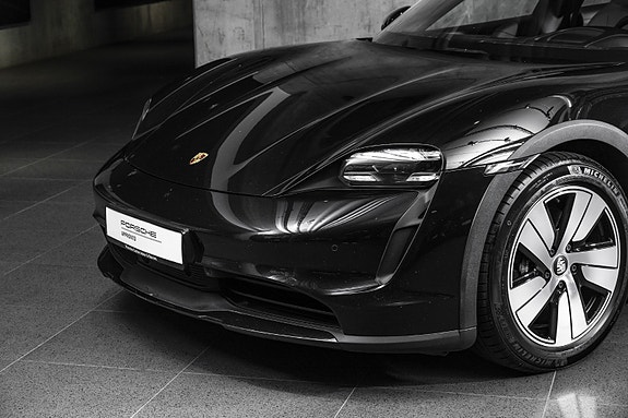 Porsche Taycan 4 of 30