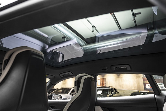 Porsche Taycan 20 of 30