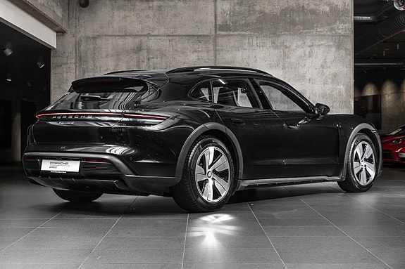 Porsche Taycan 3 of 30