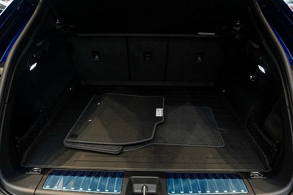 Porsche Macan 9 of 30