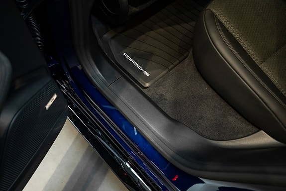 Porsche Macan 27 of 30