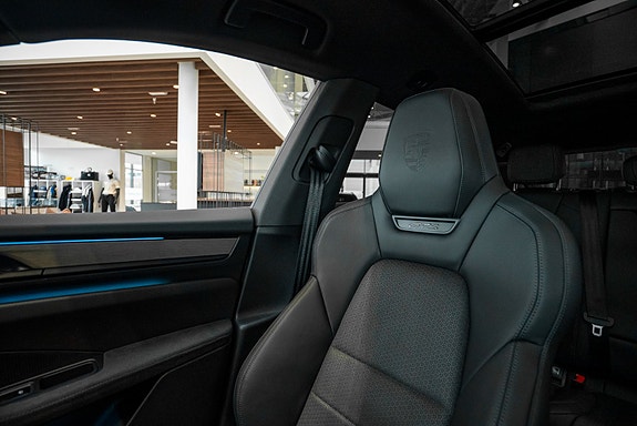 Porsche Macan 26 of 30