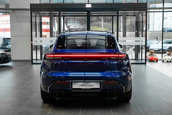 Porsche Macan 8 of 30