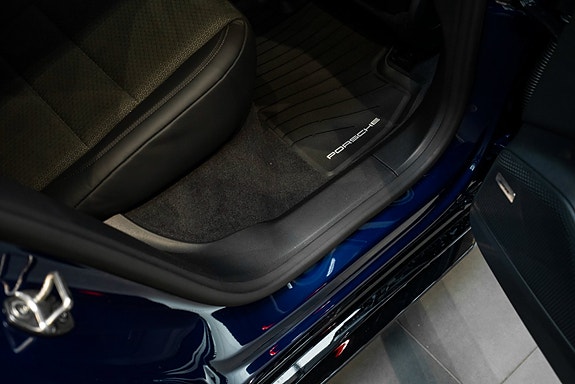 Porsche Macan 29 of 30