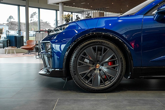 Porsche Macan 12 of 30