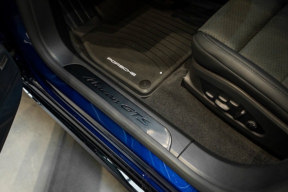 Porsche Macan 14 of 30