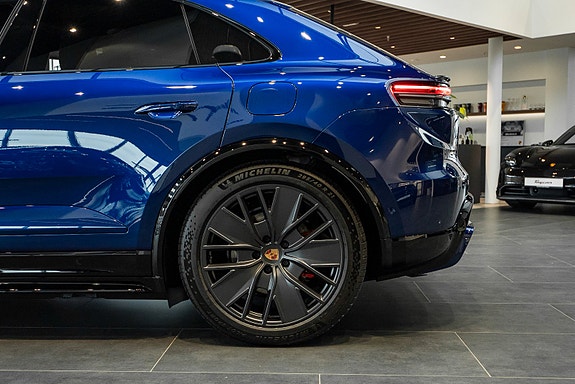 Porsche Macan 11 of 30