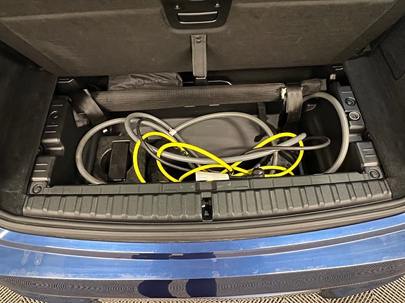 BMW iX 8 of 30
