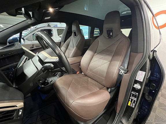 BMW iX 29 of 30