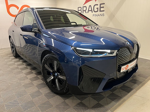 BMW iX 2 of 30