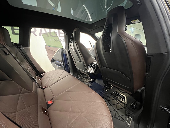BMW iX 22 of 30