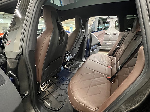 BMW iX 25 of 30