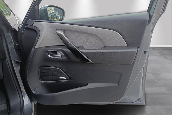 Citroen Grand C4 Picasso 26 of 30