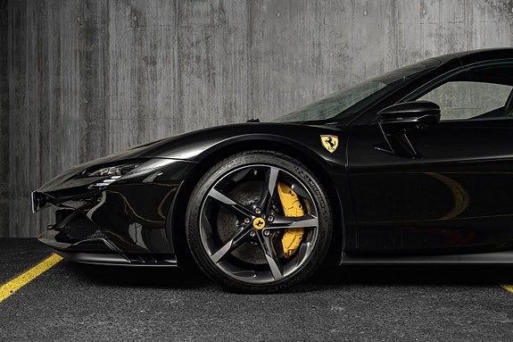 Ferrari SF90 Spider 20 of 30