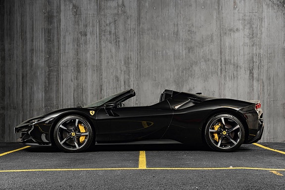 Ferrari SF90 Spider 4 of 30