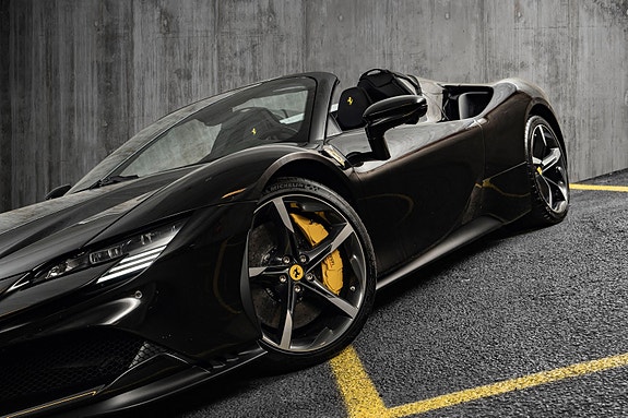 Ferrari SF90 Spider 14 of 30