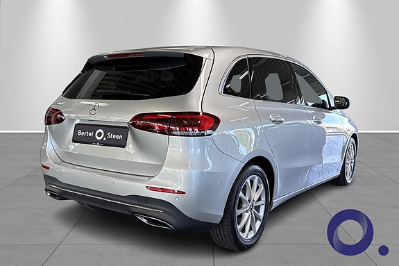 Mercedes-Benz B180 6 of 26