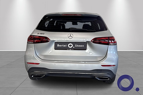 Mercedes-Benz B180 4 of 26