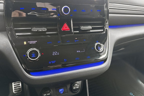 Hyundai IONIQ 22 of 27