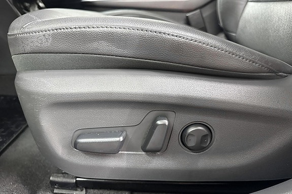 Hyundai IONIQ 18 of 27