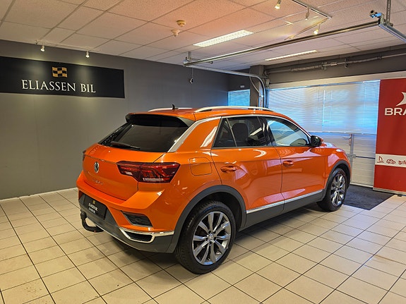 Volkswagen T-Roc 5 of 30