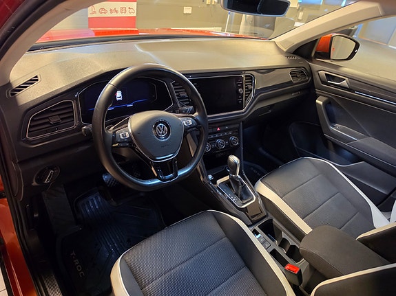 Volkswagen T-Roc 23 of 30