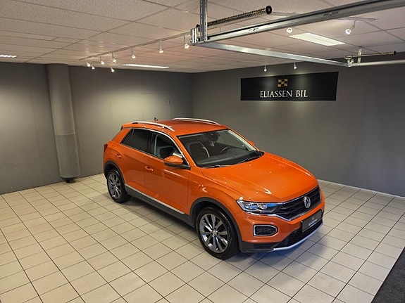 Volkswagen T-Roc 2 of 30