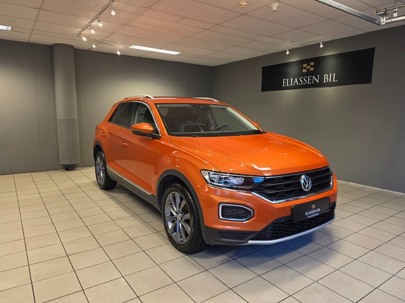 Volkswagen T-Roc 11 of 30