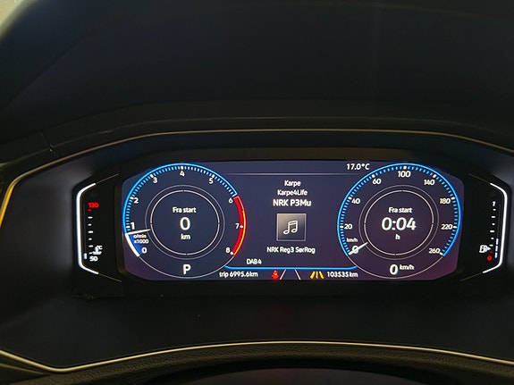 Volkswagen T-Roc 25 of 30