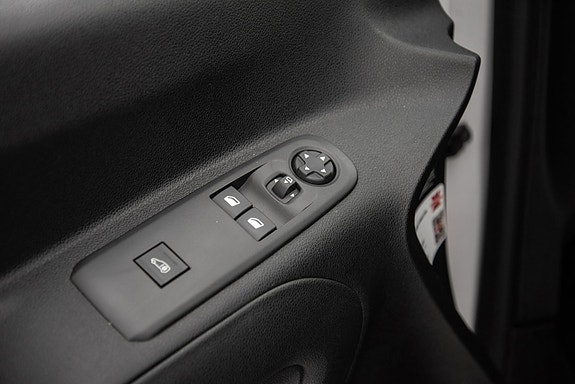 Peugeot Partner 16 of 21