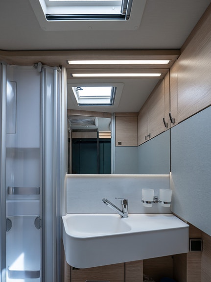 Hymer B 580 MC | MERCEDES 170 HK | AUTOMAT | ENKLE SENGER | SOLCELLE | LITIUMBATTERI 27 of 30