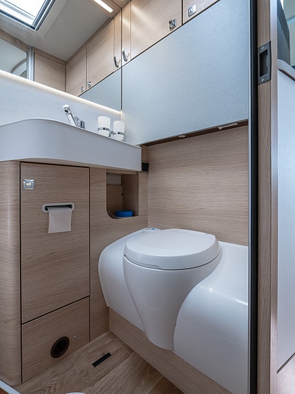 Hymer B 580 MC | MERCEDES 170 HK | AUTOMAT | ENKLE SENGER | SOLCELLE | LITIUMBATTERI 25 of 30